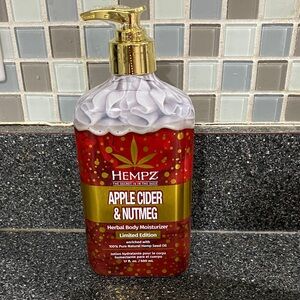 Hempz Apple Cider & Nutmeg Herbal Body Moisturizer - Red and Gold